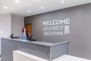 Reception - Hampton Inn Albertville (Albertville)