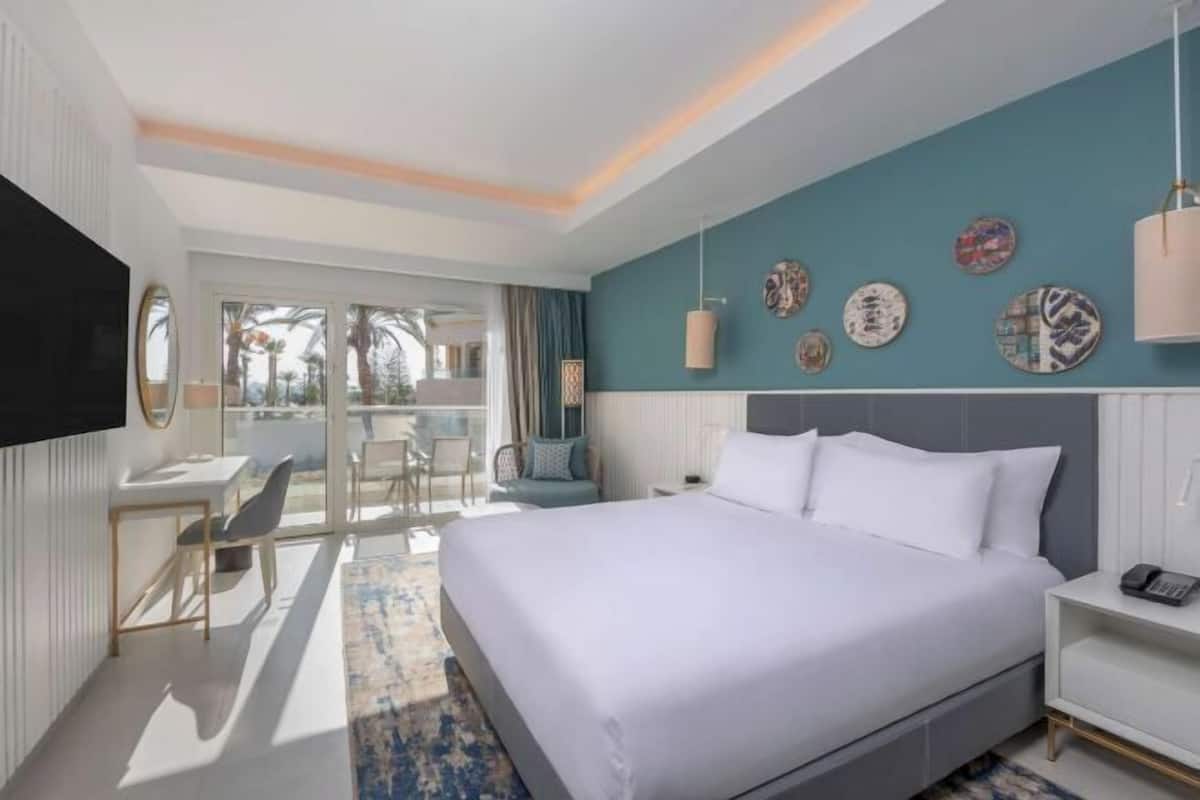 1 bedroom, hypo-allergenic bedding, minibar, in-room safe