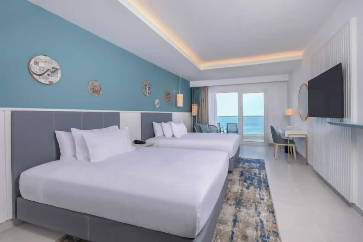 1 bedroom, hypo-allergenic bedding, minibar, in-room safe