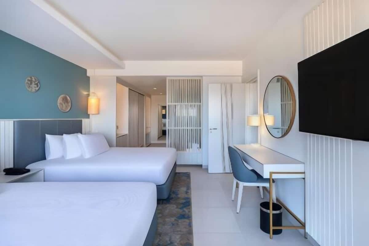 1 bedroom, hypo-allergenic bedding, minibar, in-room safe