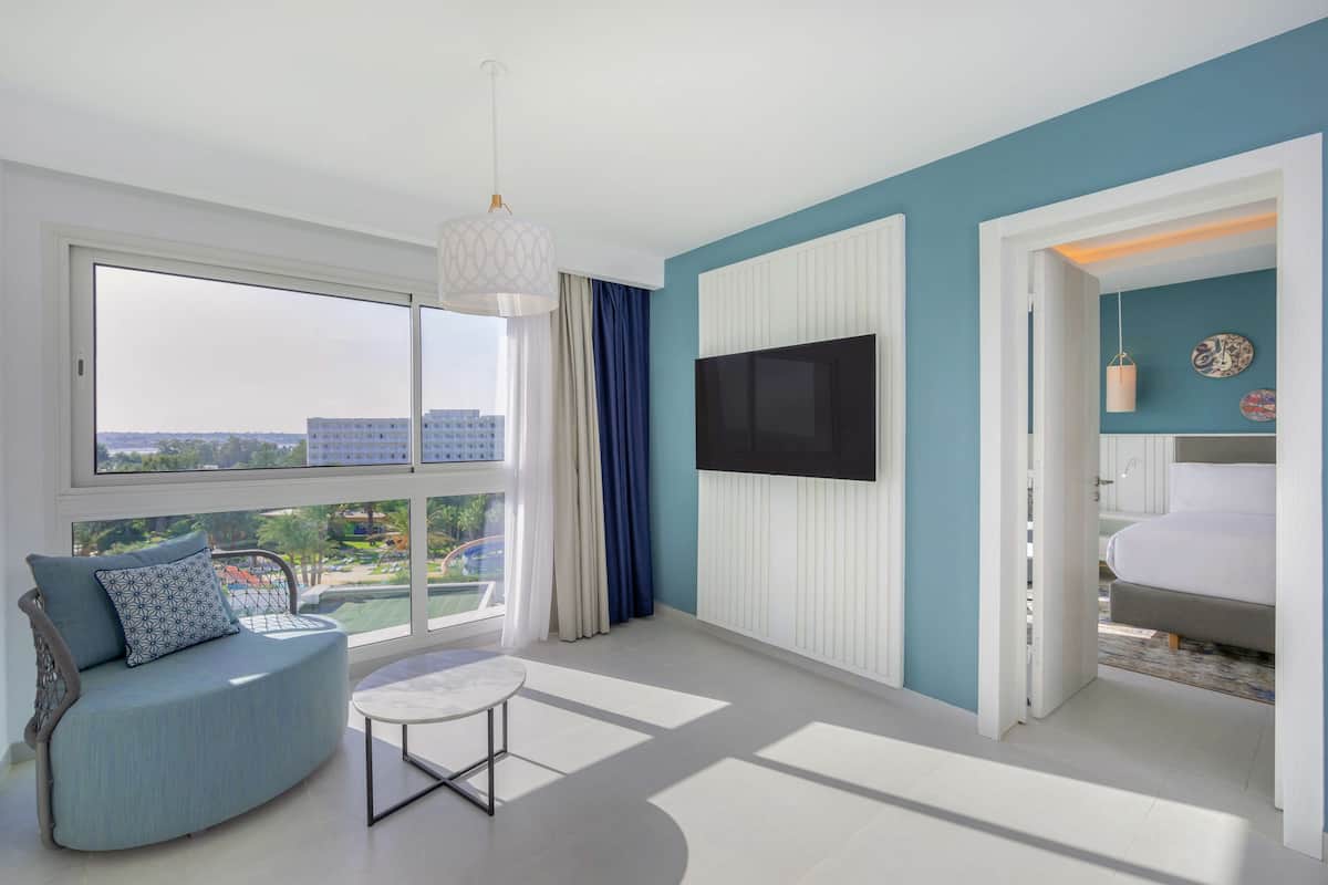 executive suite, 1 bedroom | 1 bedroom, hypo-allergenic bedding, minibar, in-room safe