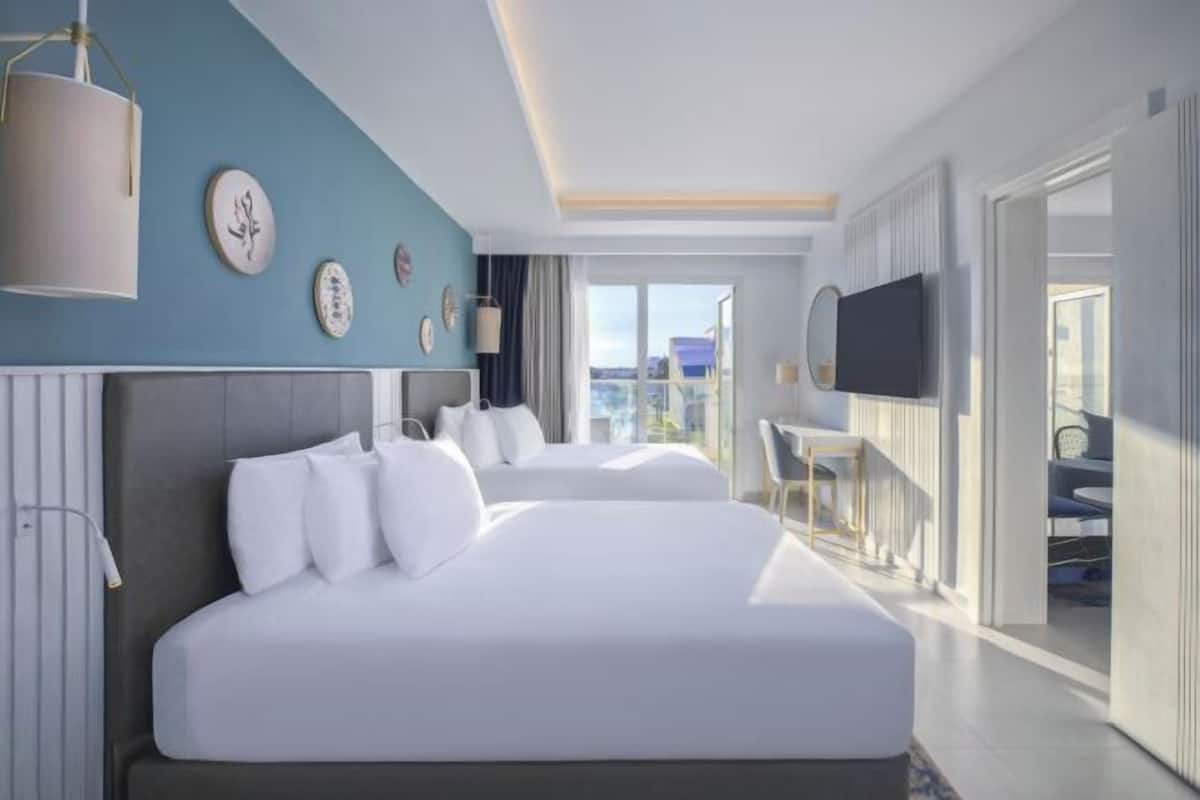 1 bedroom, hypo-allergenic bedding, minibar, in-room safe