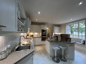 Deluxe Studio Suite | Private kitchen