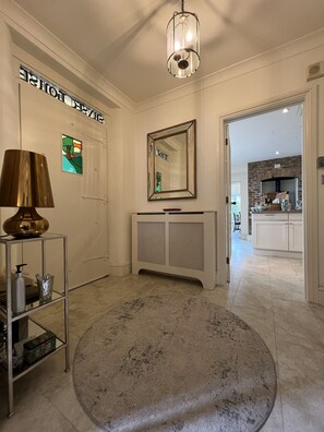 Lobby - Sunset House (Chipping Norton)