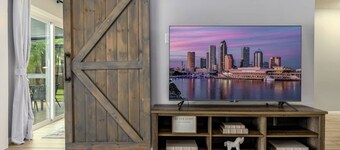 3 Bedroom Tampa Farmhouse - NEWLY RENOVATED