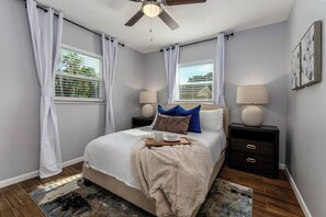 3 bedrooms, desk, iron/ironing board, free WiFi