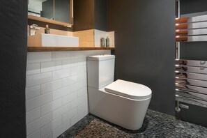 Apartment | Bathroom