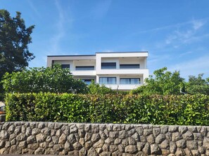 Exterior - Holiday flat just 200m from the beach (Vantačići)