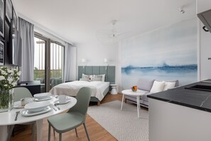 Iron/ironing board, WiFi, bed sheets