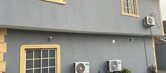 Thapunchline Apartments & Hotels