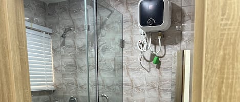 屋内スパ浴槽