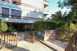 Property grounds - Beach luxe in Glyfada, Athens riviera by GHH (Glifada)