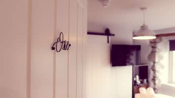 Luxury Double Room | Hypo-allergenic bedding, individually furnished, bed sheets