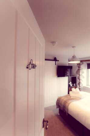 Hypo-allergenic bedding, individually furnished, bed sheets - The Tavern (Milnthorpe)