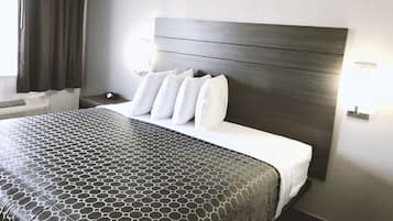 1 bedroom, desk, iron/ironing board, WiFi