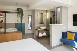 Suite studio Junior | Literie de qualité, couette en duvet, lit avec matelas Select Comfort