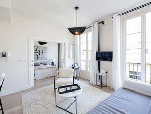 1 slaapkamer, een strijkplank/strijkijzer, internet, beddengoed