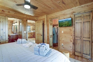 4 bedrooms, iron/ironing board, travel cot, free WiFi