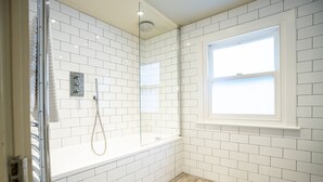 Premier Apartment, 2 Bedrooms | Bathroom
