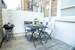 Premier Apartment, 2 Bedrooms | Terrace/patio - Luxe Pristine 2BR near Buckingham Palace (London)
