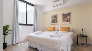 1 bedroom, desk, iron/ironing board, WiFi