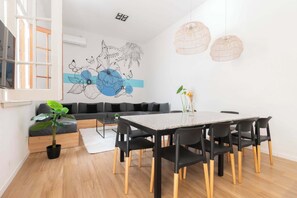 Dining - MOT Rentals + Guatemala 4900 - Palermo Soho 25 pax (Palermo Soho)