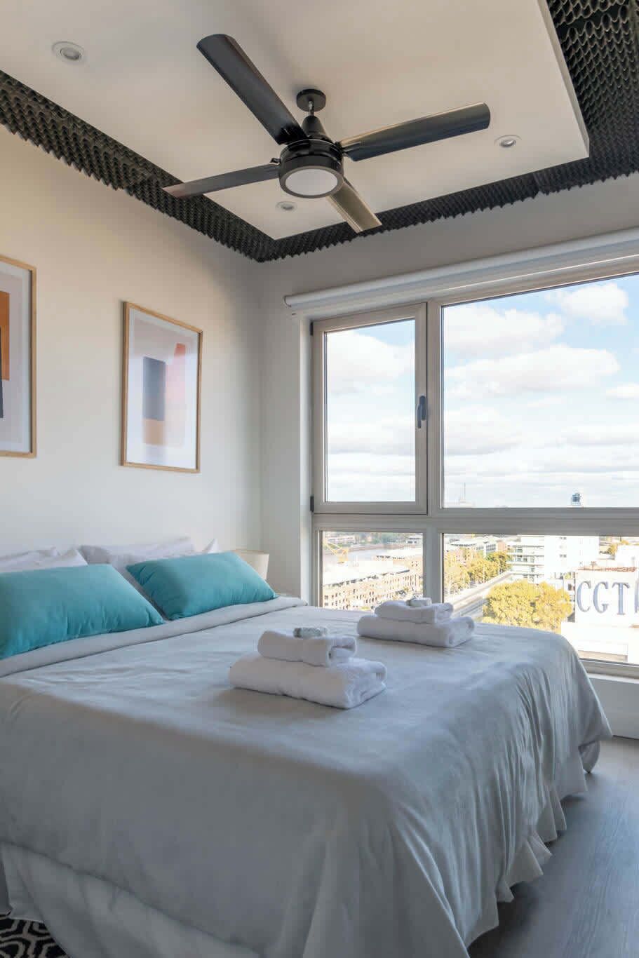 2 habitaciones, escritorio, tabla de planchar con plancha y wifi 