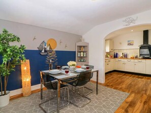 Apartment | Living area | Fireplace - English Riviera Coastal Holiday Home in Devon Uk (Paignton)