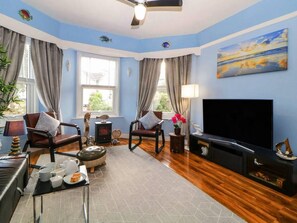 Apartment | Living area | Fireplace - English Riviera Coastal Holiday Home in Devon Uk (Paignton)