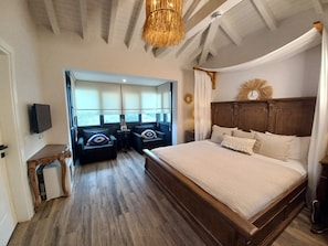 Luxury-Zimmer | Hochwertige Bettwaren, Minibar, schallisolierte Zimmer, kostenloses WLAN