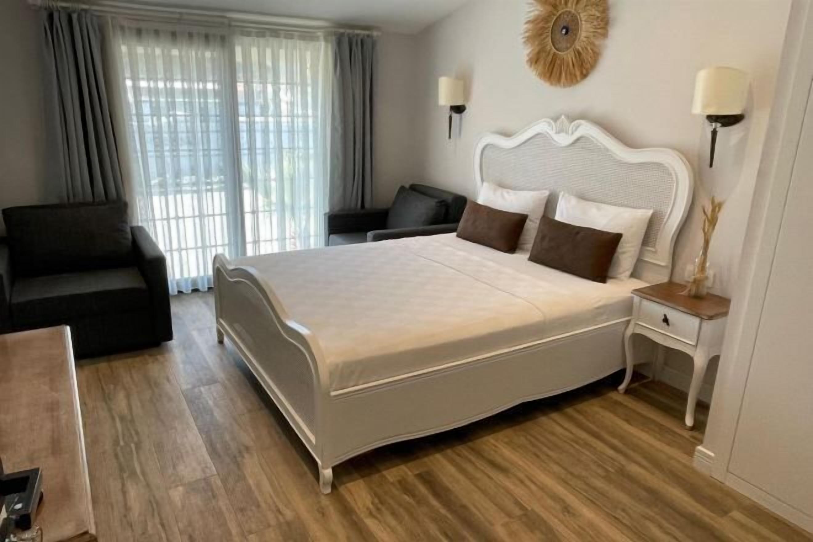 Premium bedding, free WiFi, bed sheets