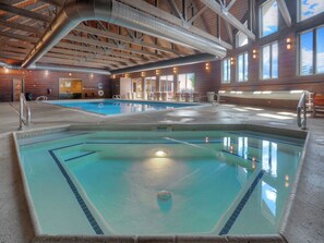 Piscine intérieure, piscine chauffée