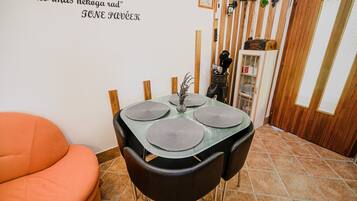 غرفة لتناول الطعام