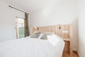 2 makuuhuonetta, vauvan matkasänky, Wi-Fi, vuodevaatteet