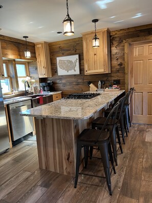 Fridge, microwave, oven, stovetop - Cozy Stone Cottage overlooking Smith Lake (Marcell)