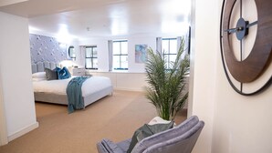 Luxury Apartment, 3 Bedrooms - Huge 4BR Home near Liverpool St Station (London)
