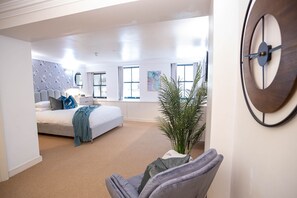 Departamento de lujo, 3 habitaciones | 3 habitaciones y espacio para trabajar con laptop 