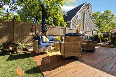 Private Pool and Hot Tub! Walk to everything in-town Rehoboth!