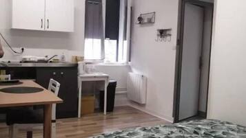 Een strijkplank/strijkijzer