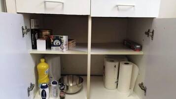 1 slaapkamer, een bureau, reisbedje, gratis wifi