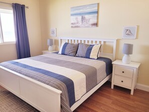 2 bedrooms, iron/ironing board, internet, bed sheets