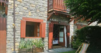 Ground floor with garden and barbecue - Puig Falcó 2