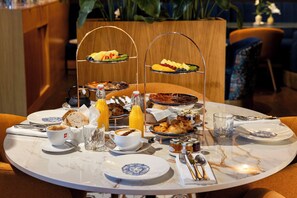 Desayuno buffet todos los días (con cargo) 