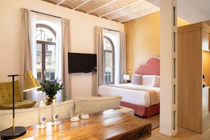Suíte júnior | 1 quarto, roupas de cama premium, edredons de pluma
