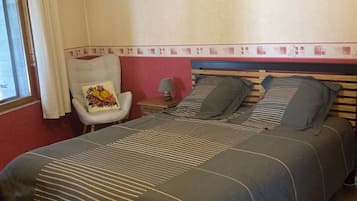1 Schlafzimmer, Schreibtisch, Bügeleisen/Bügelbrett, kostenloses WLAN