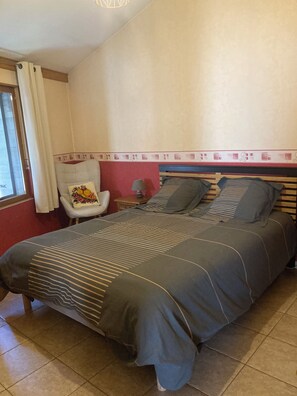 1 bedroom, desk, iron/ironing board, free WiFi