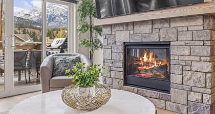 BRAND NEW|Hofburg by SSR|TopView|Luxury|PRIVATE HOT TUB|5BR