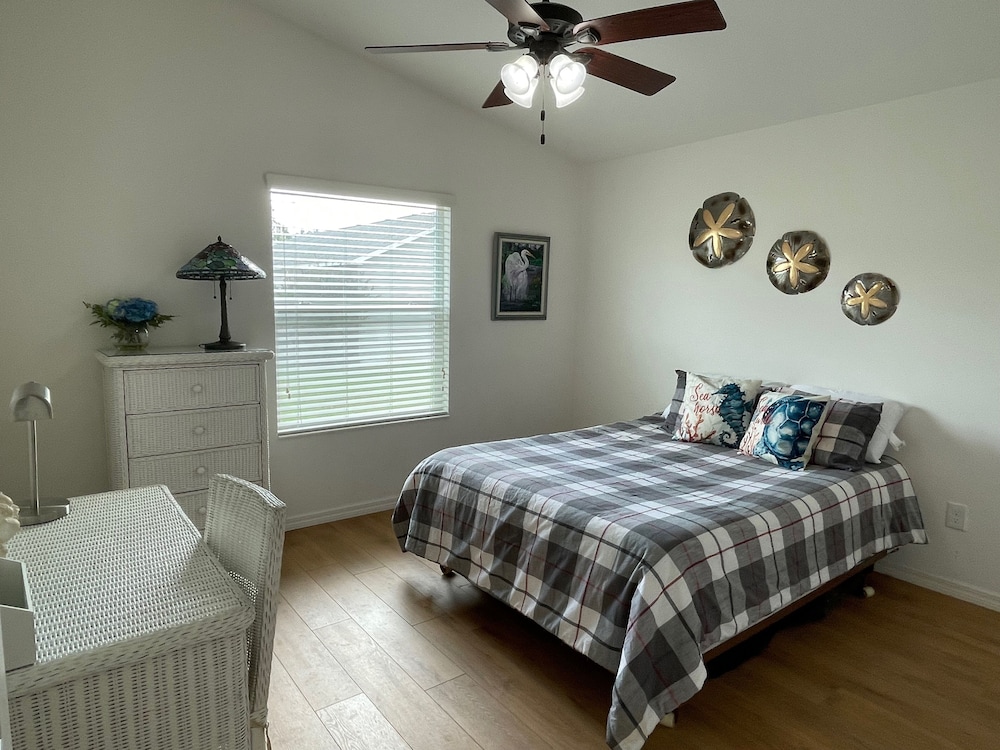 PetFriendly Retreat near Brownwood Paddock Square in The Villages