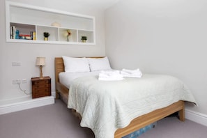 Basic Apartment, 1 Double Bed | 1 bedroom, bed sheets