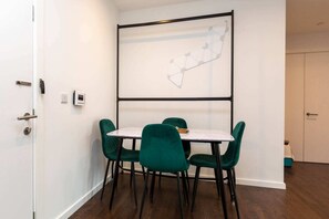 تناول الطعام